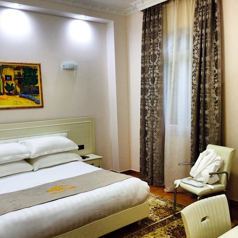 Hotel Boutique Las Тирана Экстерьер фото